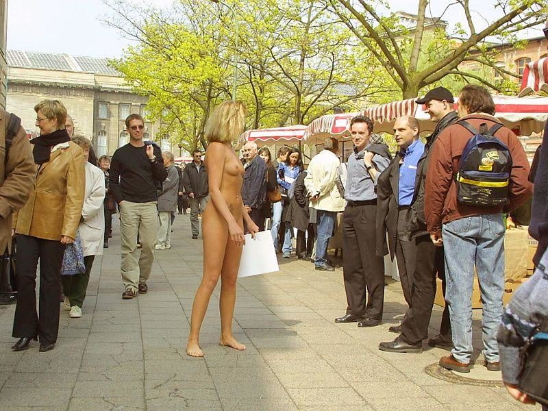 milfs and gilfs exibe on public #91335015