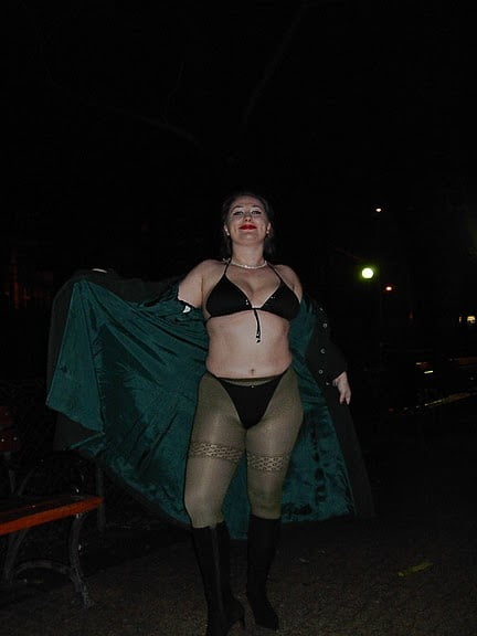 milfs and gilfs exibe on public #91335275