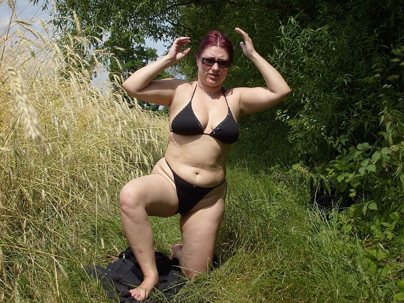 milfs and gilfs exibe on public #91335315
