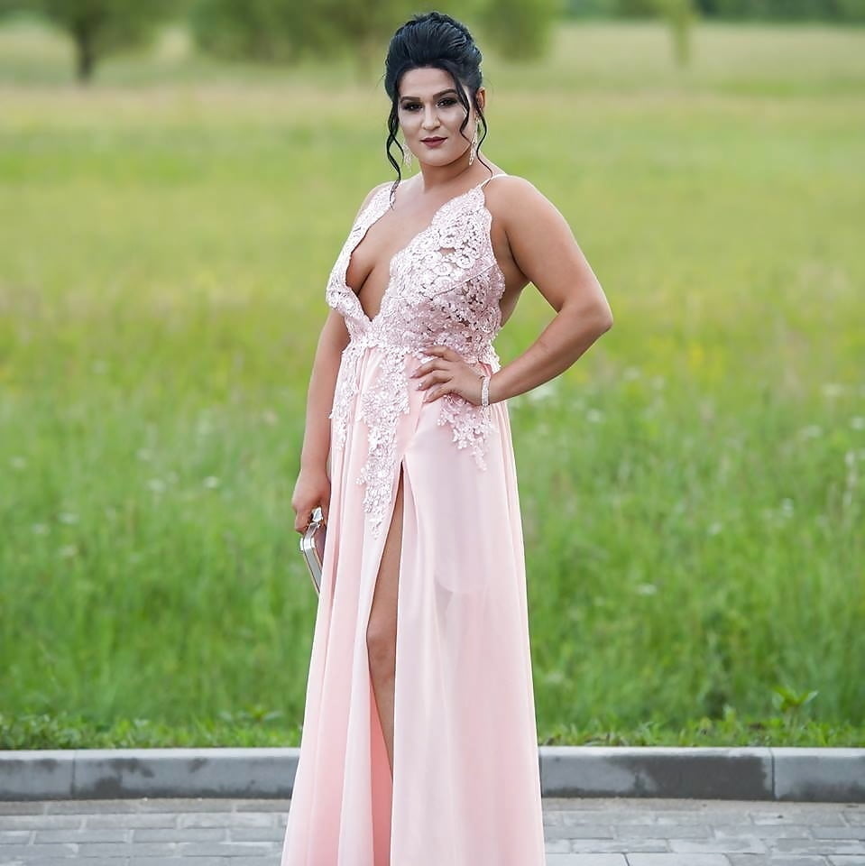 PMD - Plunging Neckline 02 #95661714