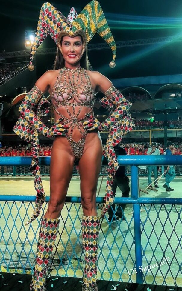 Deborah Secco desnuda #108198980