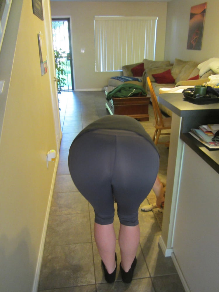 Mom Taking Off Her Workout Clothes and Getting Fucked #96428159