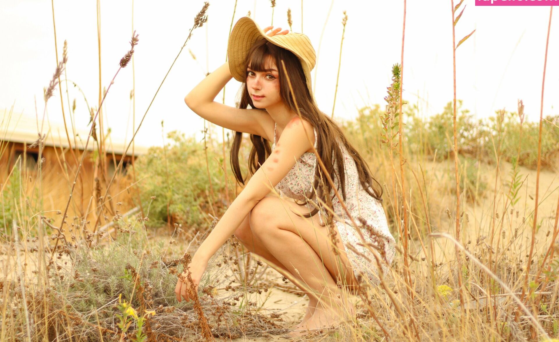 Himeecosplay desnuda #109697376