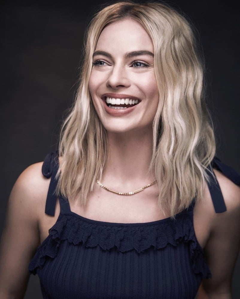 Margot robbie
 #89393194