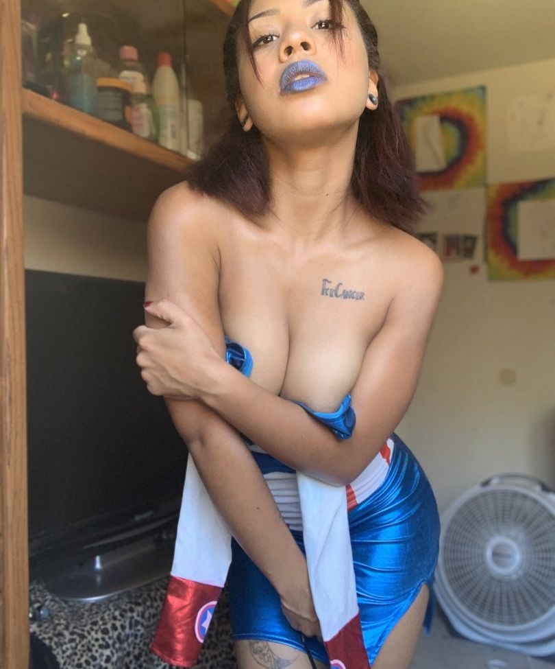 The Lovely Luna desnuda #108113228