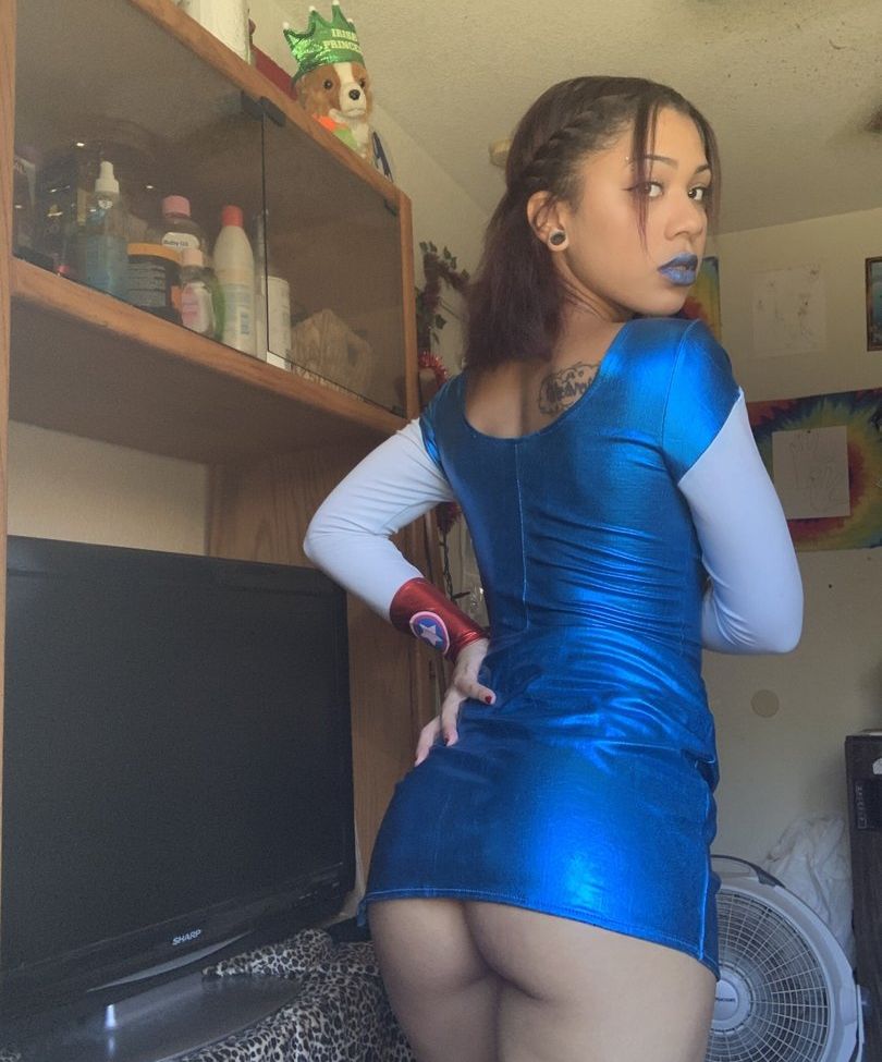 The Lovely Luna desnuda #108113235