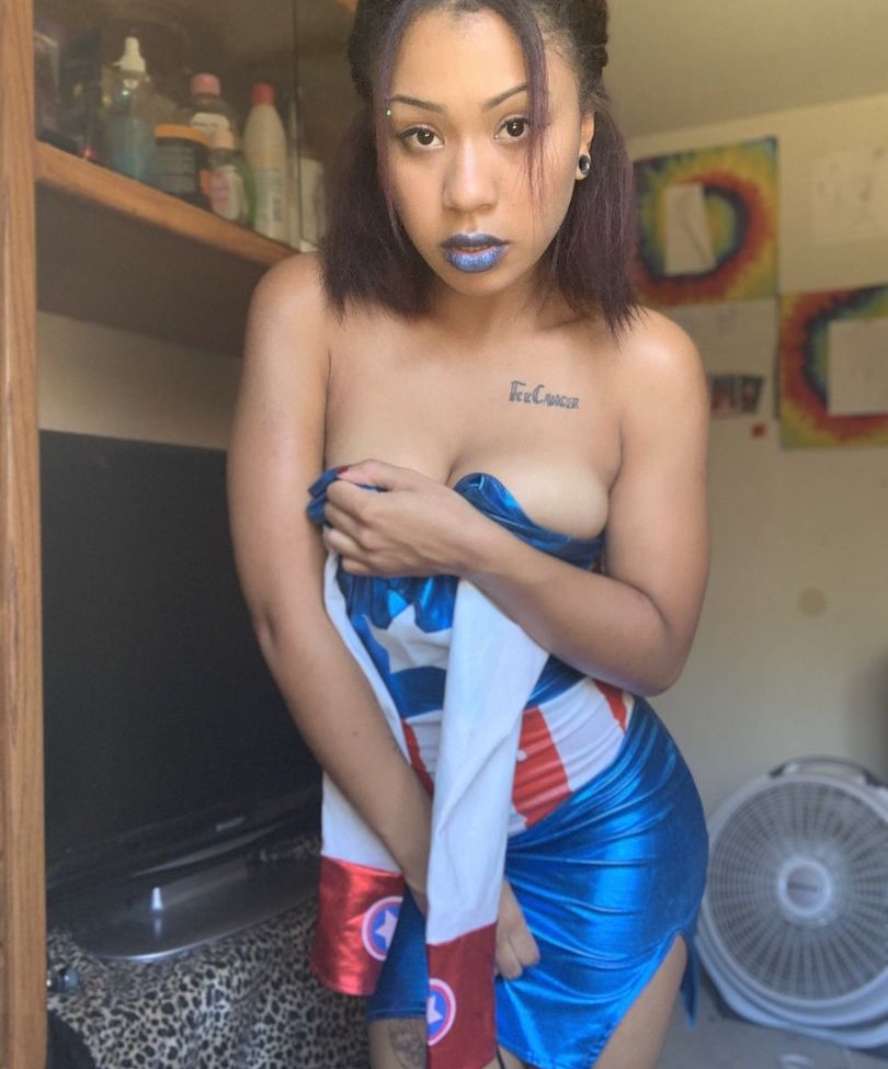 The Lovely Luna desnuda #108113243