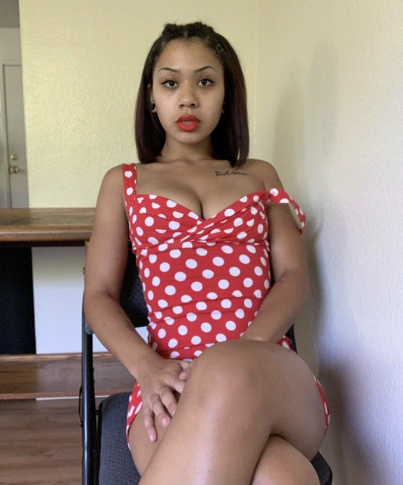 The Lovely Luna desnuda #108113255