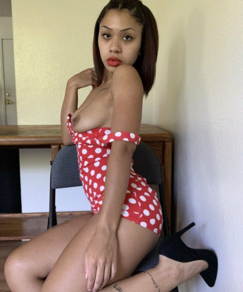 The Lovely Luna desnuda #108113258