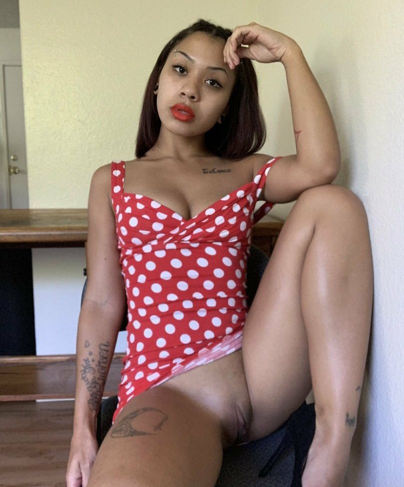 The Lovely Luna desnuda #108113265