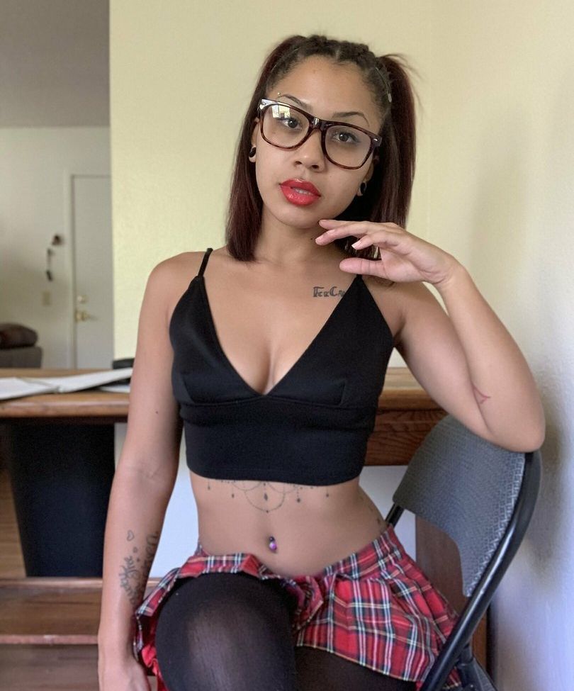 The Lovely Luna desnuda #108113273