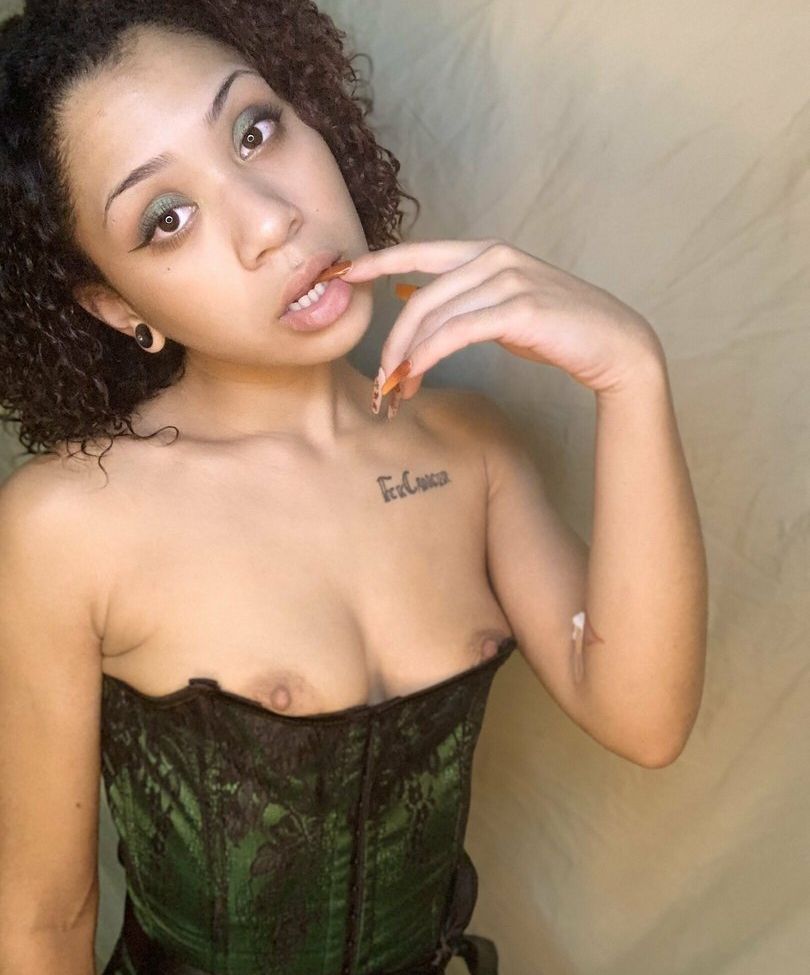 The Lovely Luna desnuda #108113376