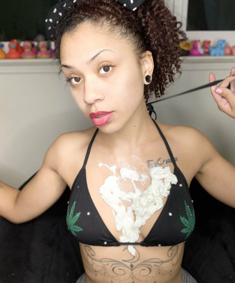 The Lovely Luna desnuda #108113383