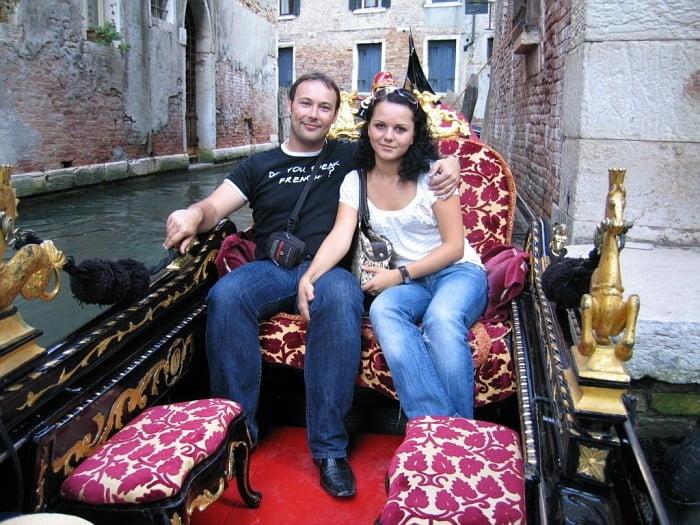 ヌーディストのカップルがイタリア・ヴェネツィアで休暇中
 #102499290