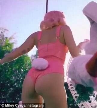 Miley cyrus sexy ostern
 #100172692