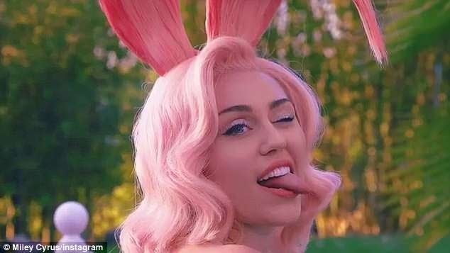 Miley cyrus sexy pascua
 #100172737