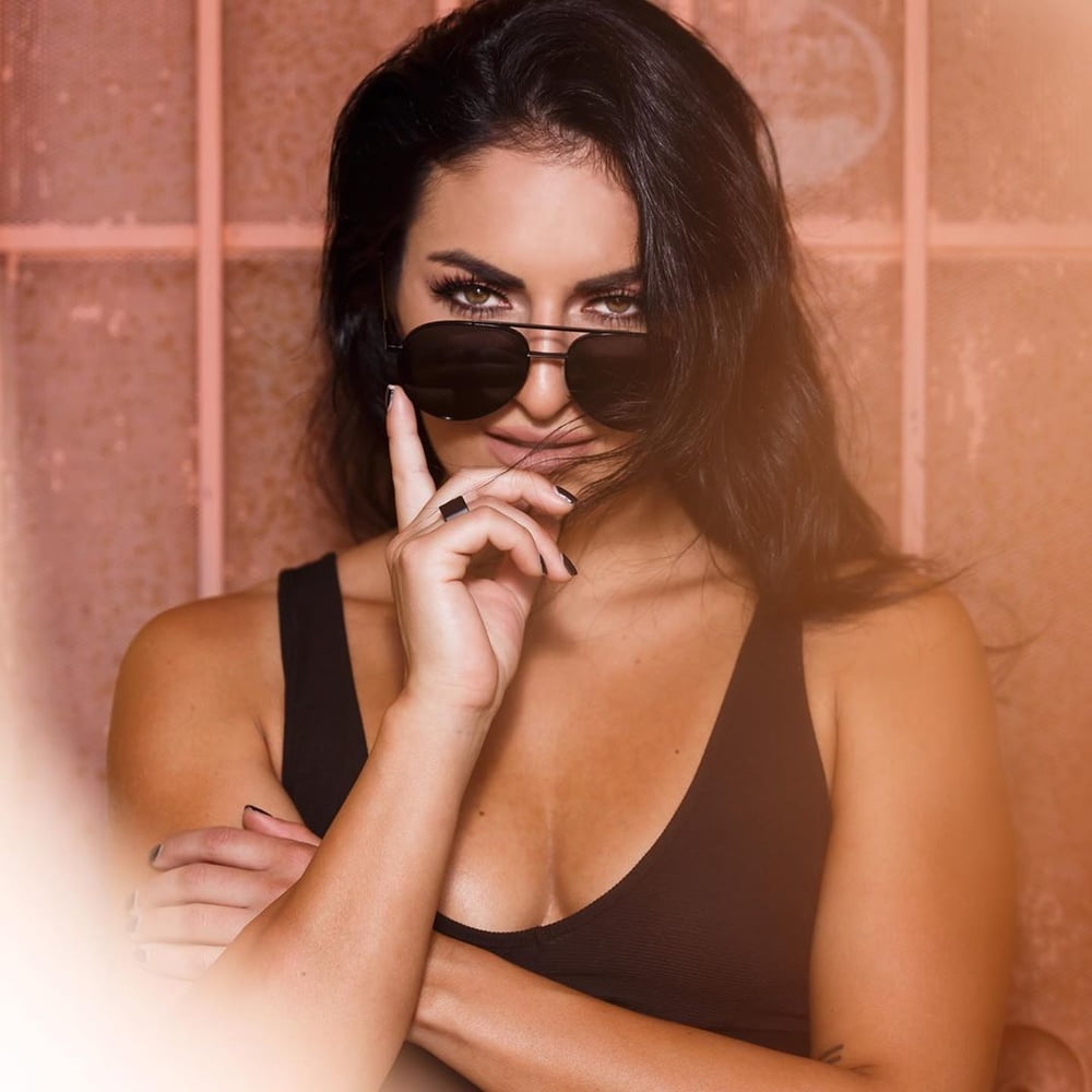 Sonya deville
 #97910292