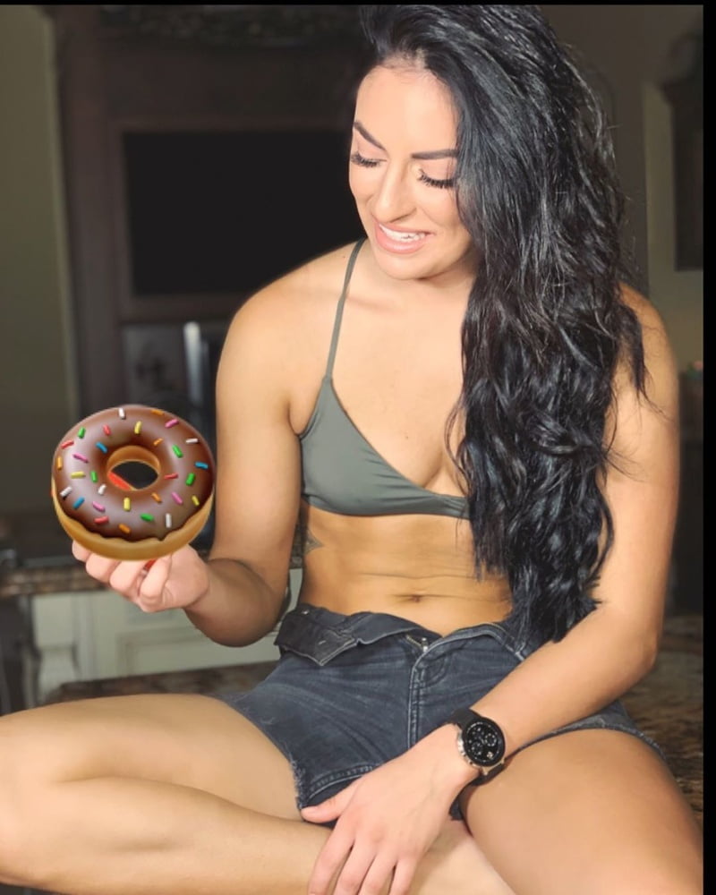 Sonya deville
 #97910309