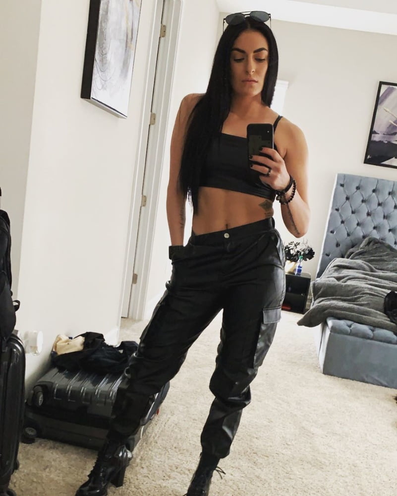 Sonya deville
 #97910368