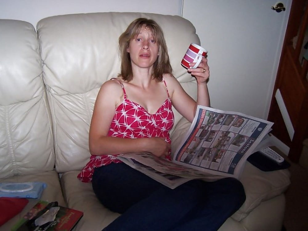 Niedliche Frau
 #104824427