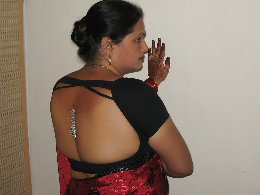 Indische Tante Titten saugen
 #100942048