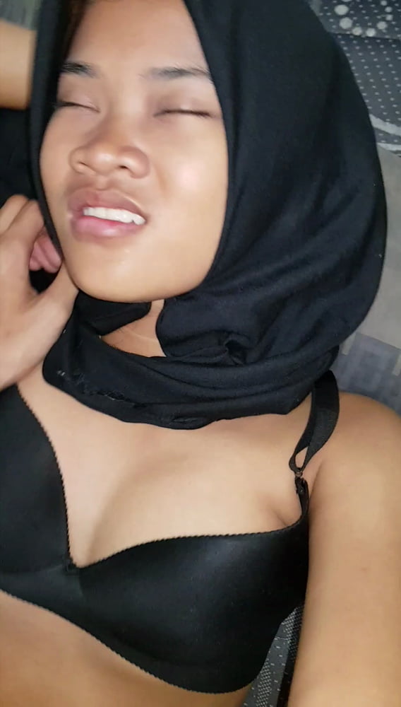Moi hijab noir
 #81814829