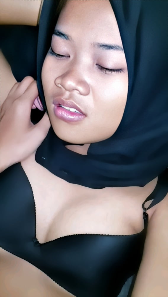 Moi hijab noir
 #81814831