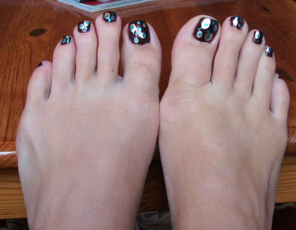 Real Pedicured Toes &amp; Feet #88516095