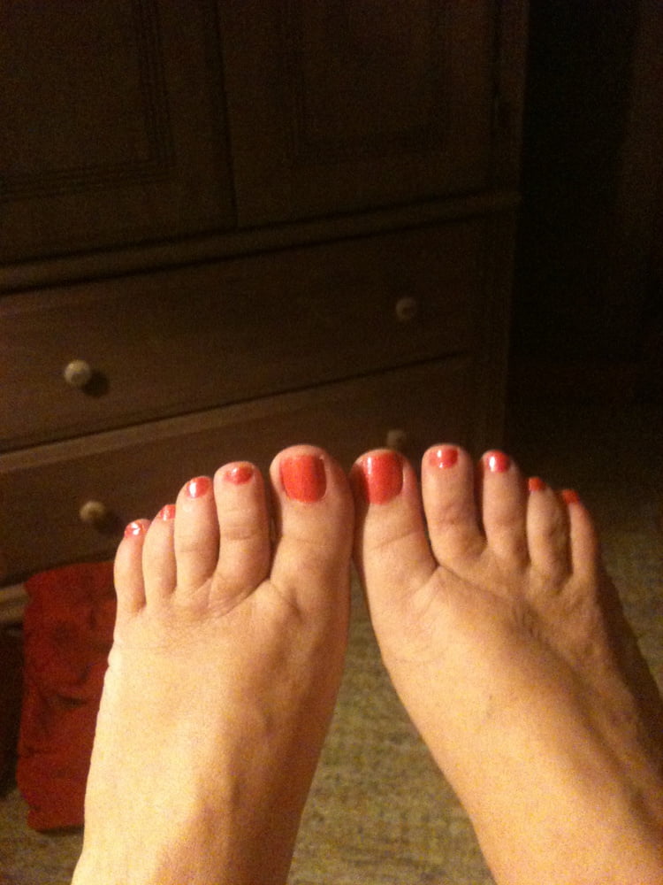 Real Pedicured Toes &amp; Feet #88516104