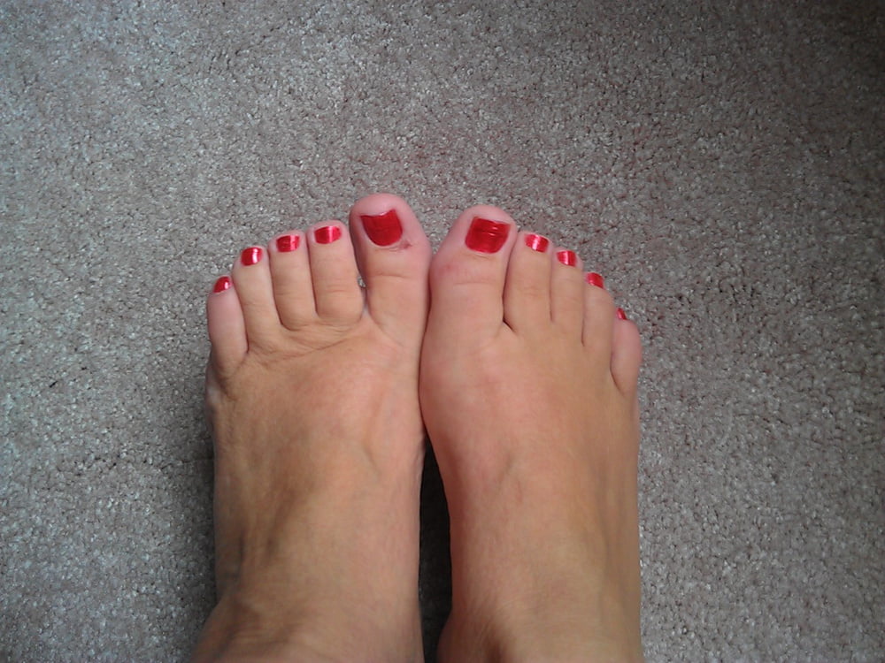 Real Pedicured Toes &amp; Feet #88516149