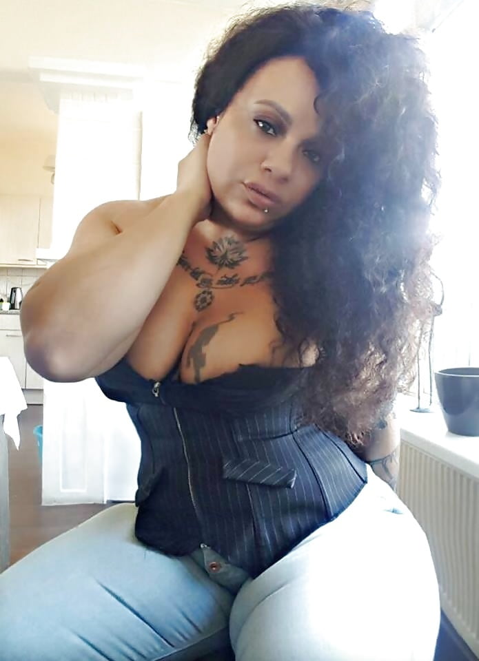 Miss pamela - vibrazione sexy
 #92630418