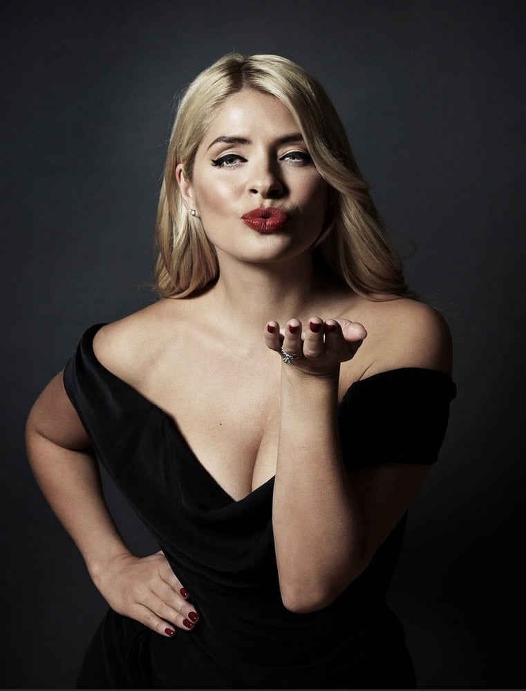 Holly Willoughby #100060009