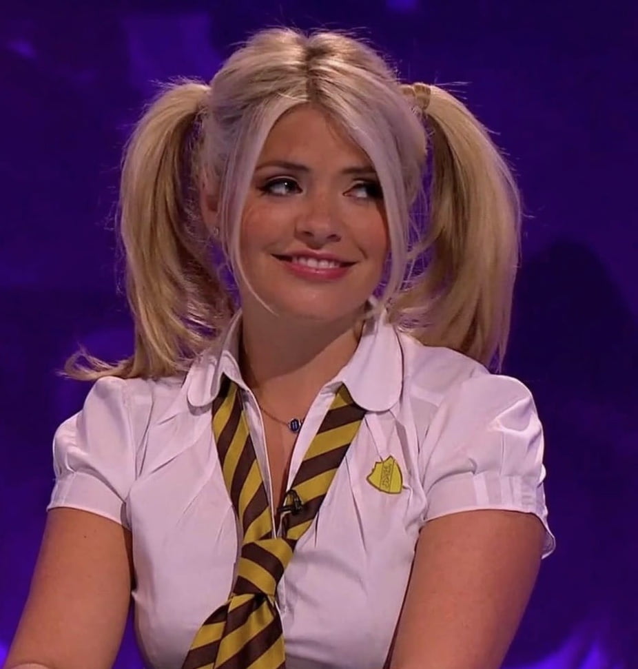 Holly Willoughby #100060042