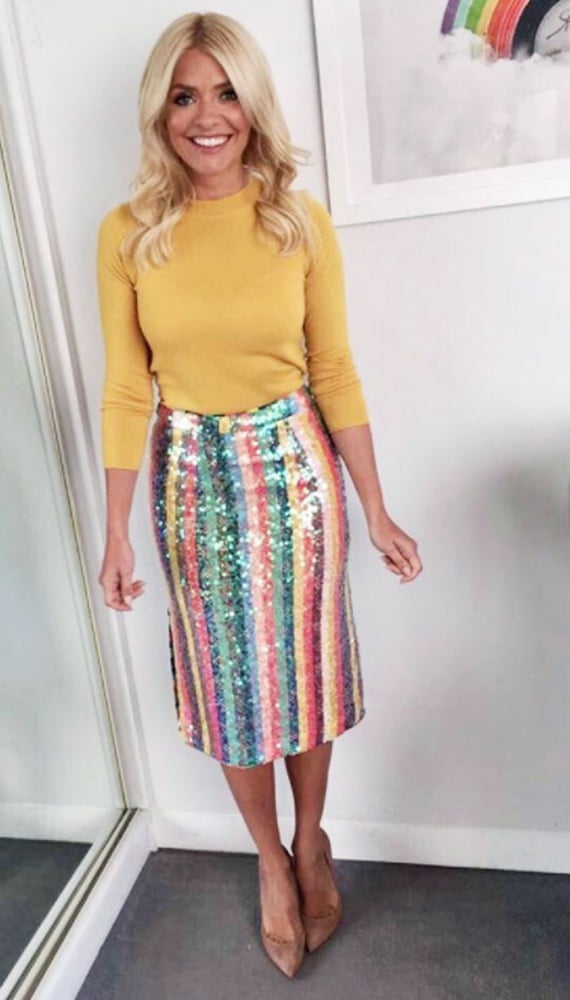 Holly willoughby
 #100060273