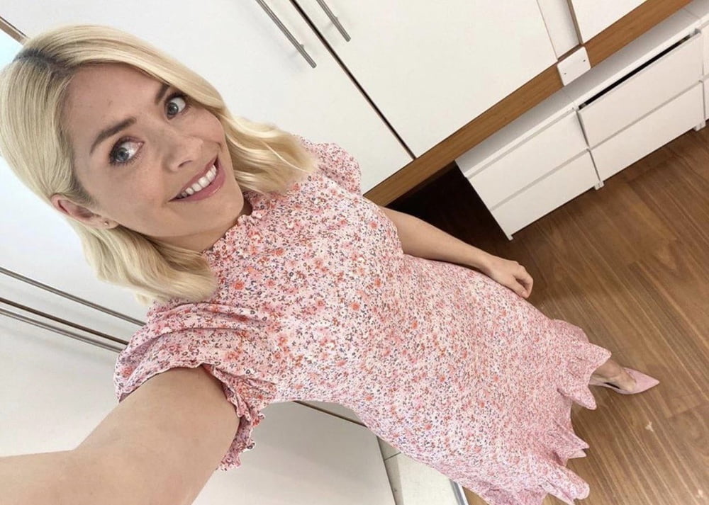 Holly Willoughby #100060365