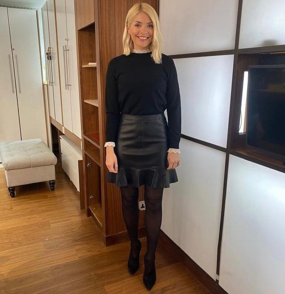 Holly willoughby
 #100060508