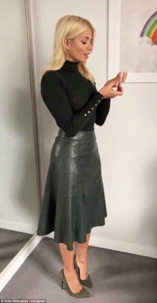 Holly willoughby
 #100060526