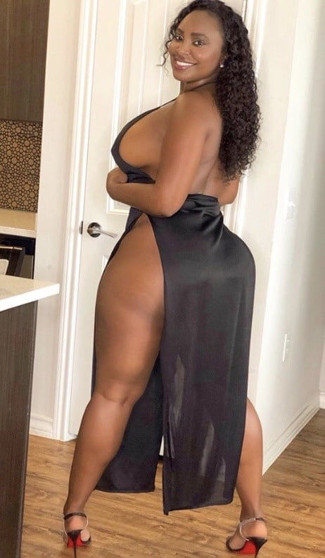 Caderas anchas de las mujeres 311
 #105170895