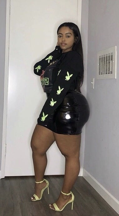 Caderas anchas de las mujeres 311
 #105170897