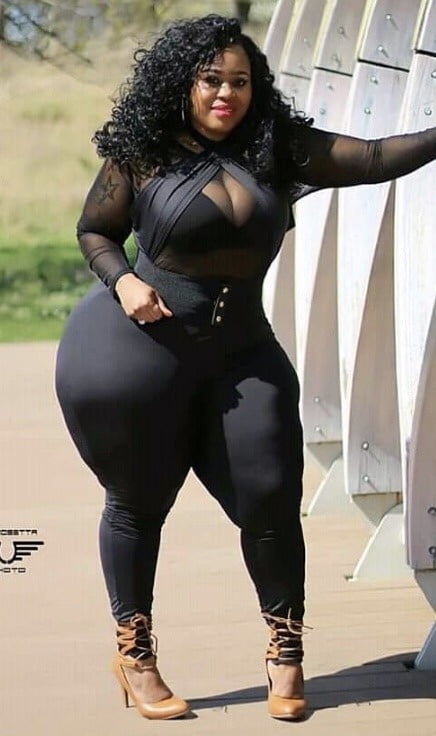 Caderas anchas de las mujeres 311
 #105170927