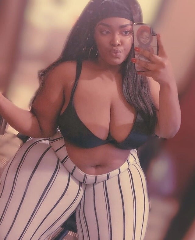 Caderas anchas de las mujeres 311
 #105170931