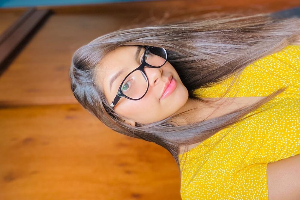 Latina 16
 #81489597