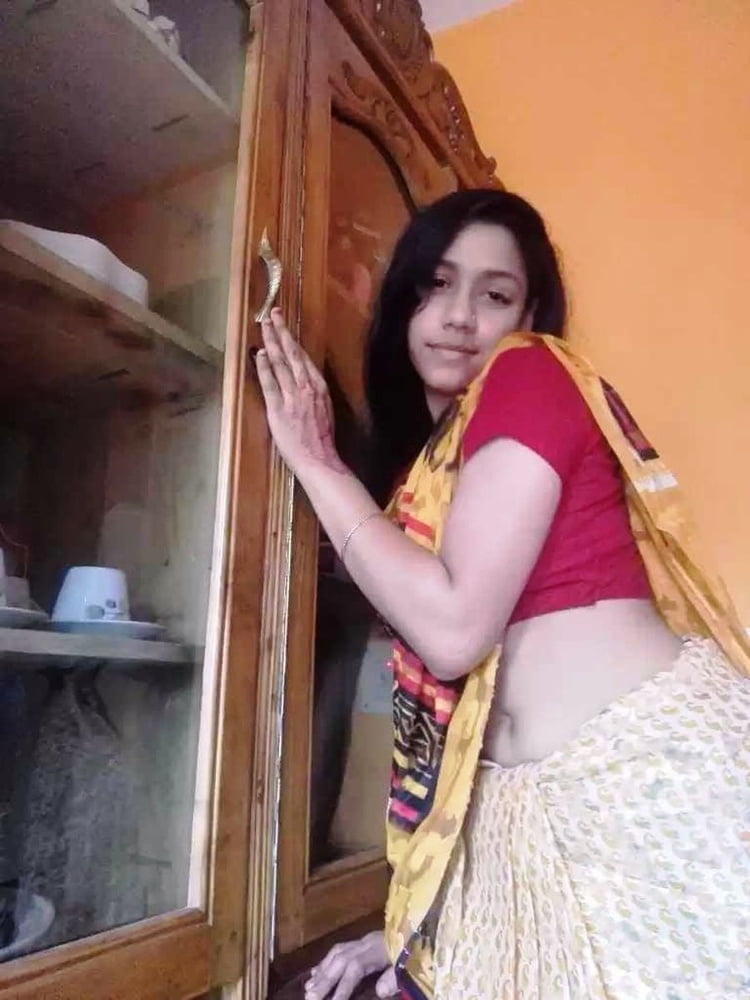 Newly married desi wife in saree nudes (105) #96914937