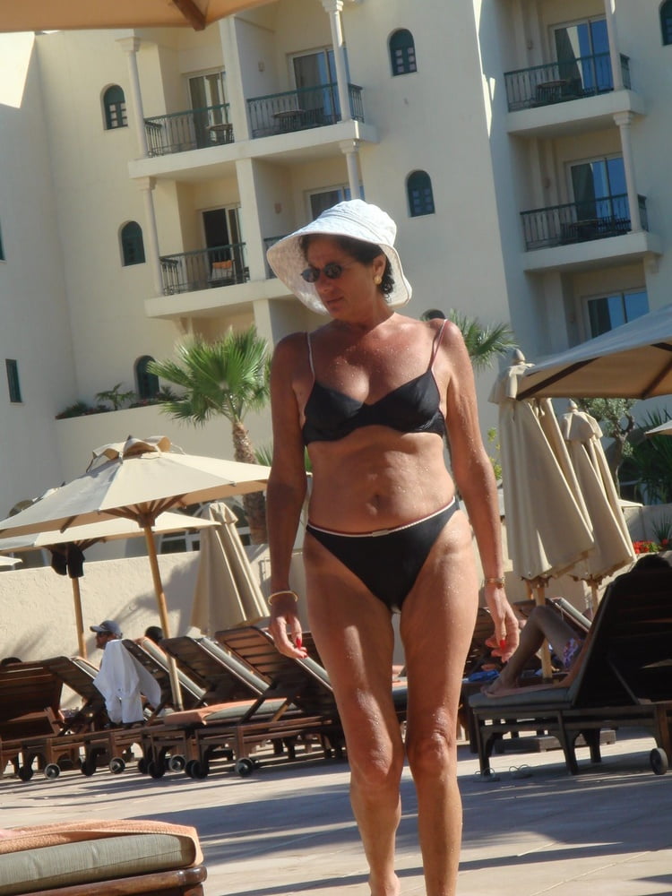 Sexy vacations (candids) #94816285