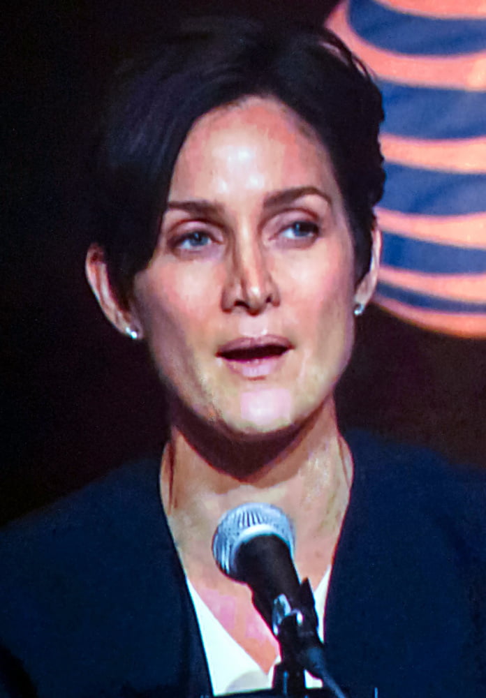 Carrie-anne moss
 #92770975