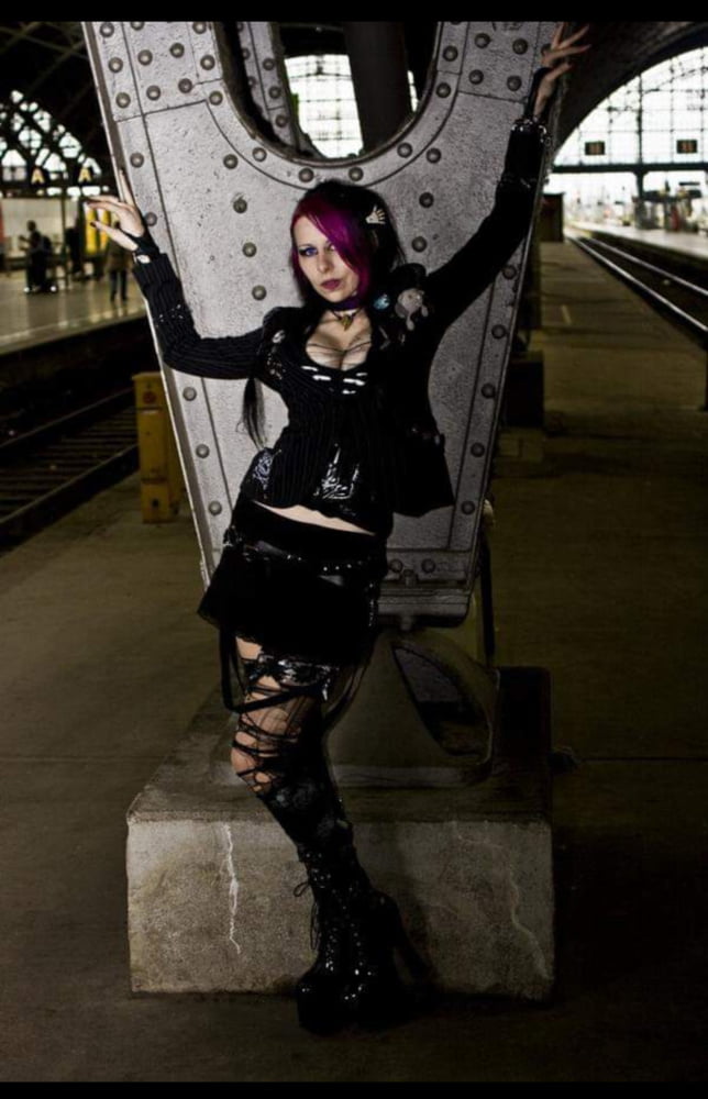 Goth amateur model Meow Spookiness #82214296