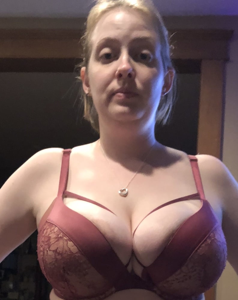Massive Tits MILF Sara #99727861