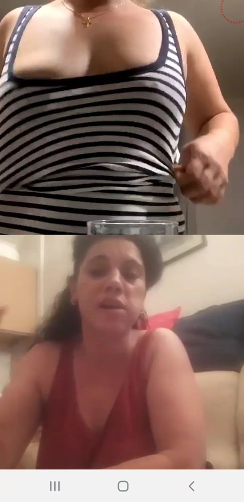 Zwei Frauen Brüste Arsch Bikini Live Facebook Rumänisch
 #89350704