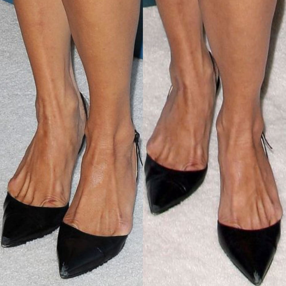 Jambes sexy de Maria bello pieds et talons hauts
 #99537583
