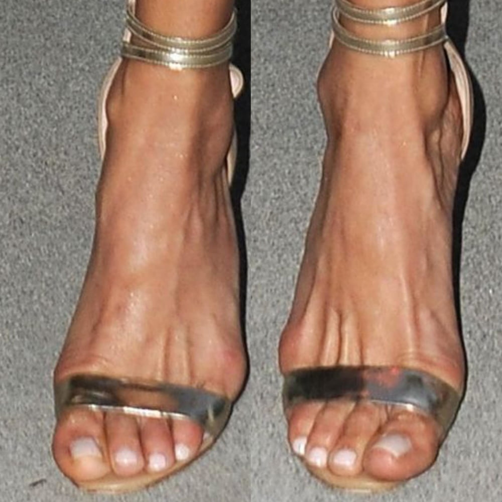 Maria Bello&#039;s Sexy Legs feet and high heel #99537772